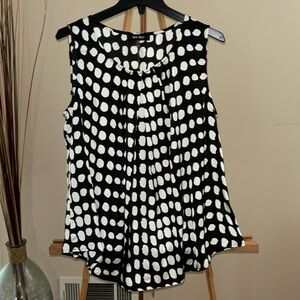 Nine West black/white polkadot sleeveless top size 1X